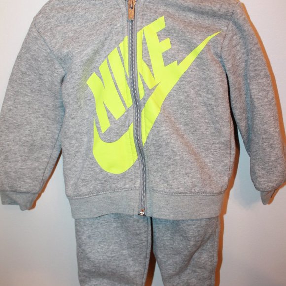 Size 24 Months Nike Gray/Neon Green Sweat suit - Picture 1 of 6